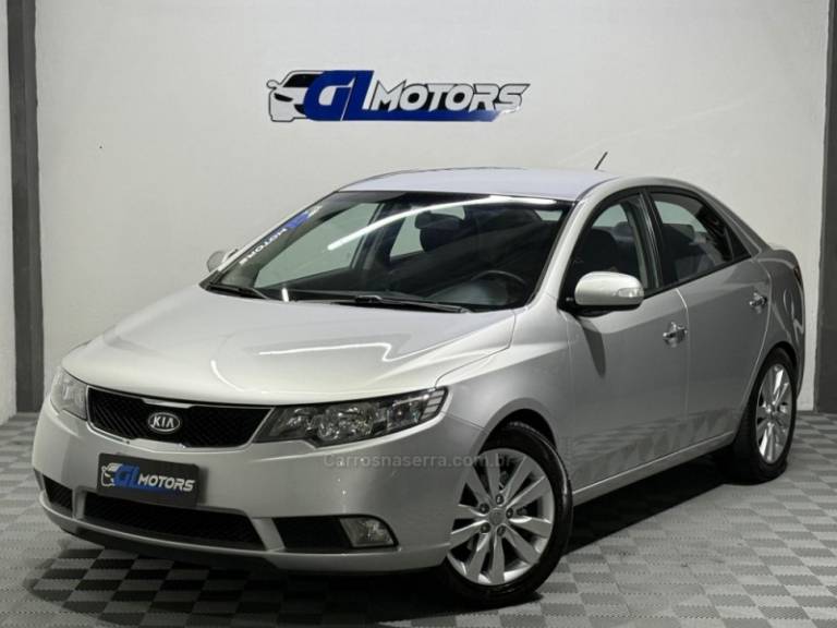 KIA MOTORS - CERATO - 2010/2010 - Prata - R$ 47.900,00