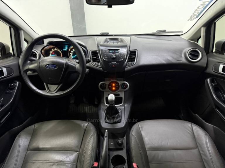 FORD - FIESTA - 2014/2014 - Prata - R$ 45.900,00