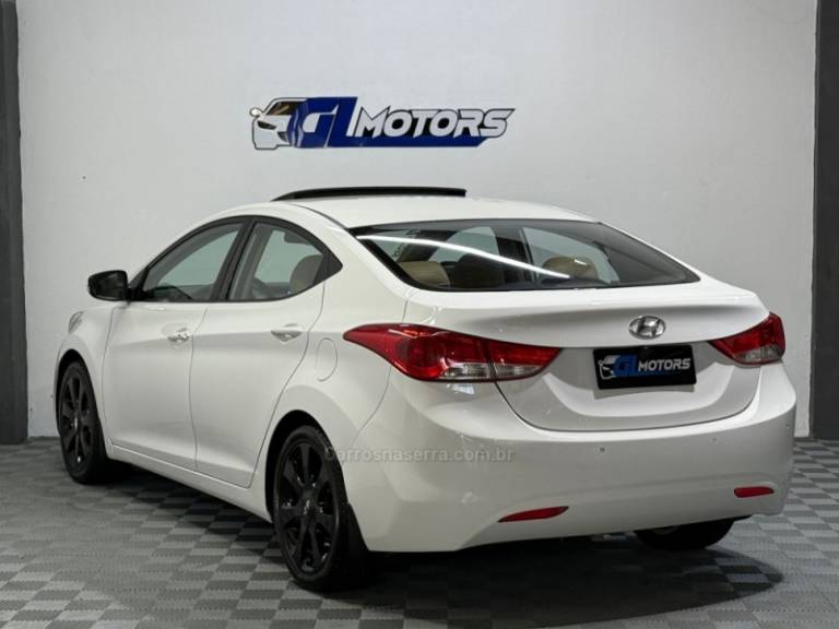 HYUNDAI - ELANTRA - 2012/2012 - Preta - R$ 69.900,00
