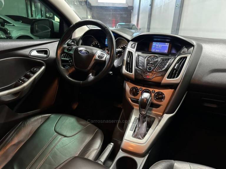 FORD - FOCUS - 2014/2014 - Prata - R$ 55.900,00