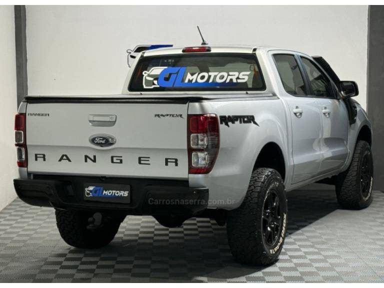 FORD - RANGER - 2021/2021 - Prata - R$ 159.900,00