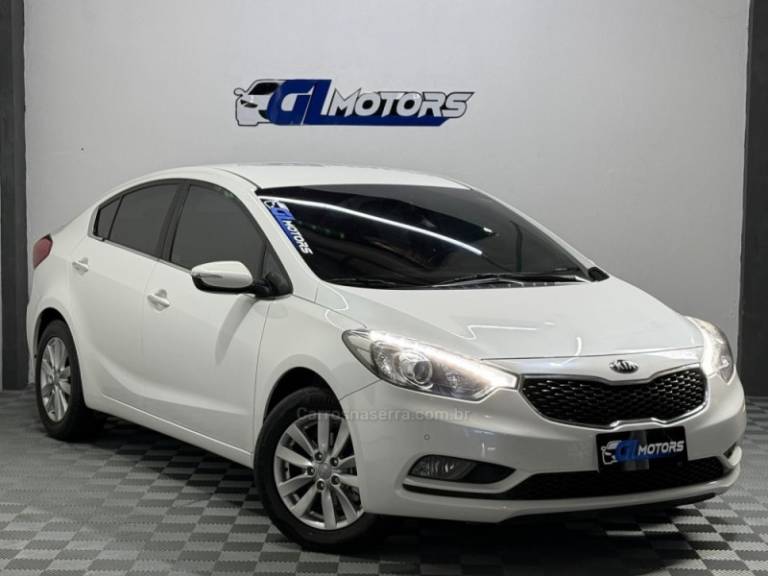 KIA MOTORS - CERATO - 2015/2015 - Branca - R$ 69.900,00
