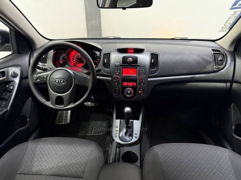 KIA MOTORS - CERATO - 2010/2010 - Prata - R$ 47.900,00