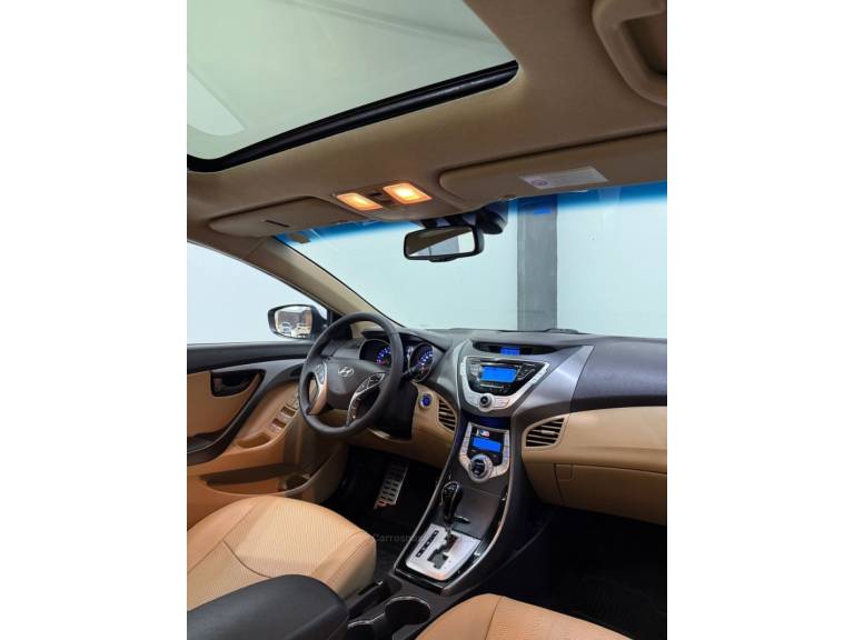 HYUNDAI - ELANTRA - 2012/2012 - Preta - R$ 69.900,00