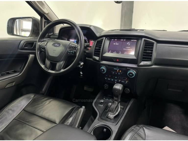 FORD - RANGER - 2021/2021 - Prata - R$ 159.900,00