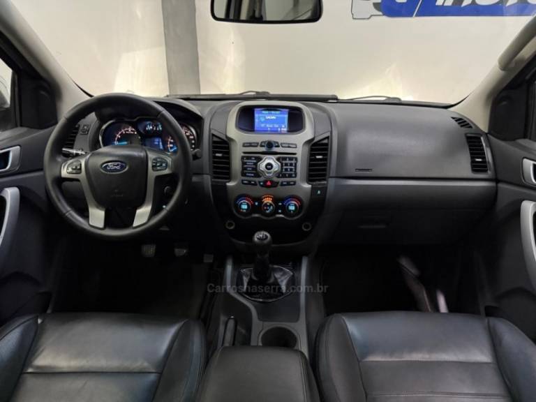 FORD - RANGER - 2014/2014 - Branca - R$ 96.900,00