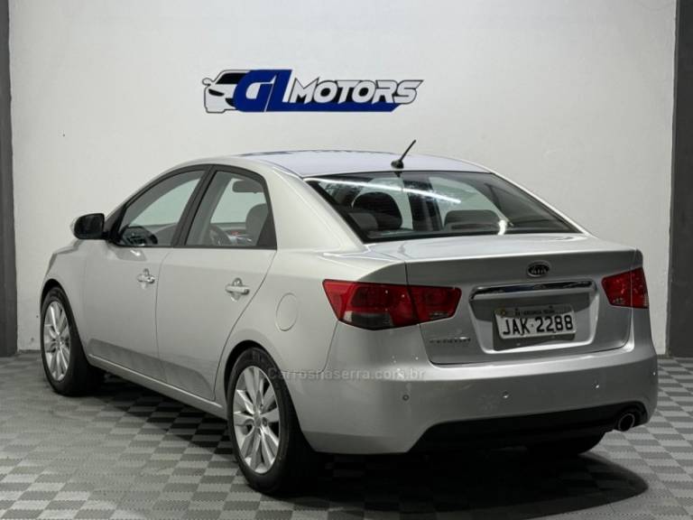 KIA MOTORS - CERATO - 2010/2010 - Prata - R$ 47.900,00