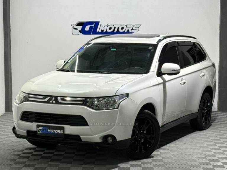 MITSUBISHI - OUTLANDER - 2014/2014 - Branca - R$ 69.900,00