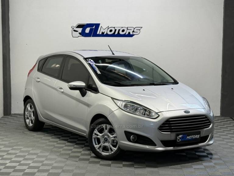FORD - FIESTA - 2014/2014 - Prata - R$ 45.900,00