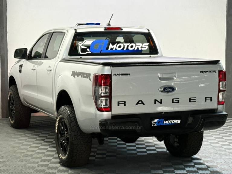 FORD - RANGER - 2021/2021 - Prata - R$ 159.900,00