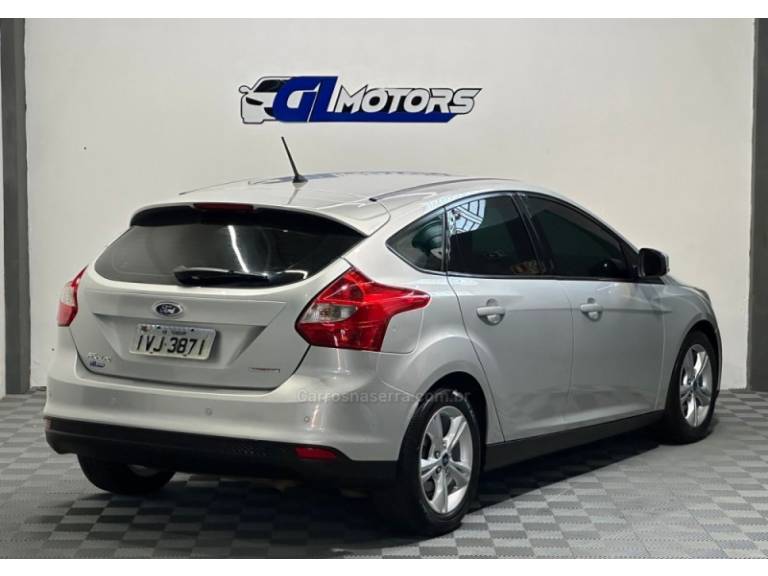 FORD - FOCUS - 2014/2014 - Prata - R$ 55.900,00