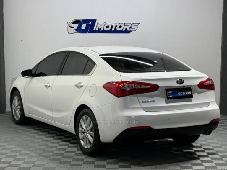 KIA MOTORS - CERATO - 2015/2015 - Branca - R$ 69.900,00