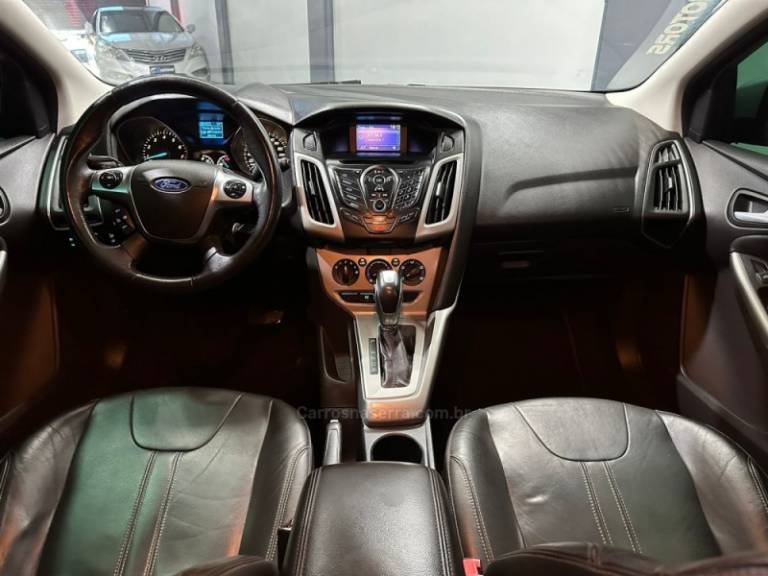 FORD - FOCUS - 2014/2014 - Prata - R$ 55.900,00