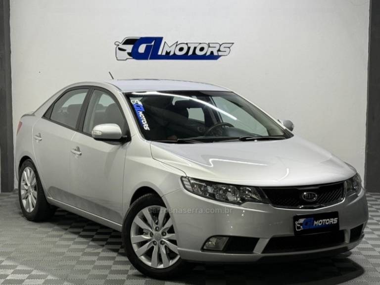KIA MOTORS - CERATO - 2010/2010 - Prata - R$ 47.900,00