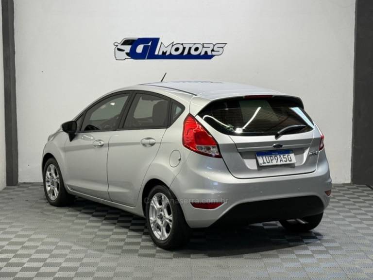 FORD - FIESTA - 2014/2014 - Prata - R$ 45.900,00