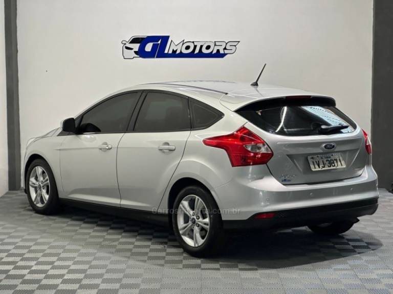 FORD - FOCUS - 2014/2014 - Prata - R$ 55.900,00