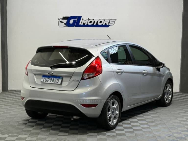 FORD - FIESTA - 2014/2014 - Prata - R$ 45.900,00