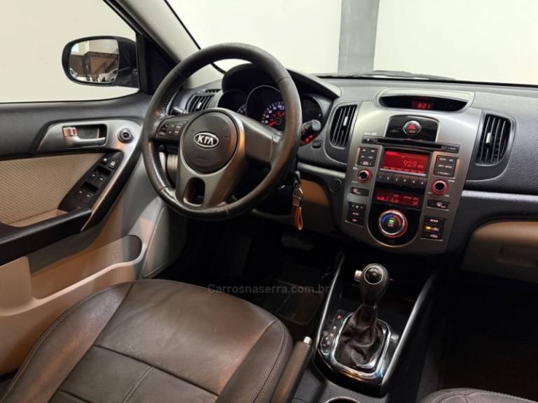 KIA MOTORS - CERATO - 2011/2011 - Branca - R$ 49.900,00
